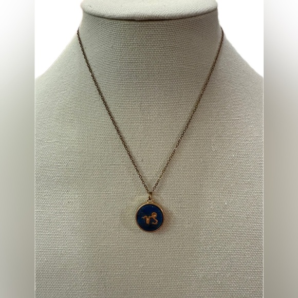 unbranded Jewelry - Elegant Blue and Gold Pendant Necklace
